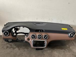 Gebruikte Dashboard Mercedes A (W176) 1.6 A-180 16V Prijs € 484,00 Inclusief btw aangeboden door Autoparts Van De Velde