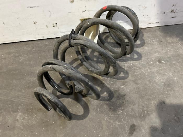 Muelle helicoidal detrás Mercedes A-Klasse