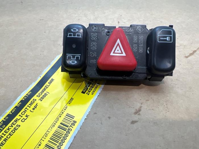 Interruptor de luz de pánico Mercedes CLK