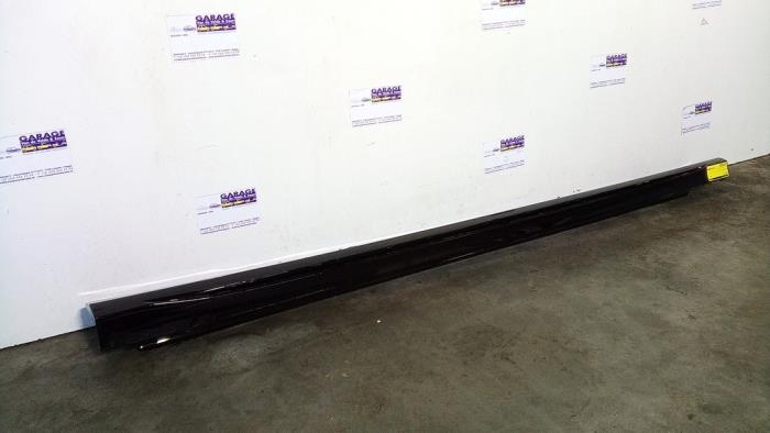 Dorpel links Mercedes CLA