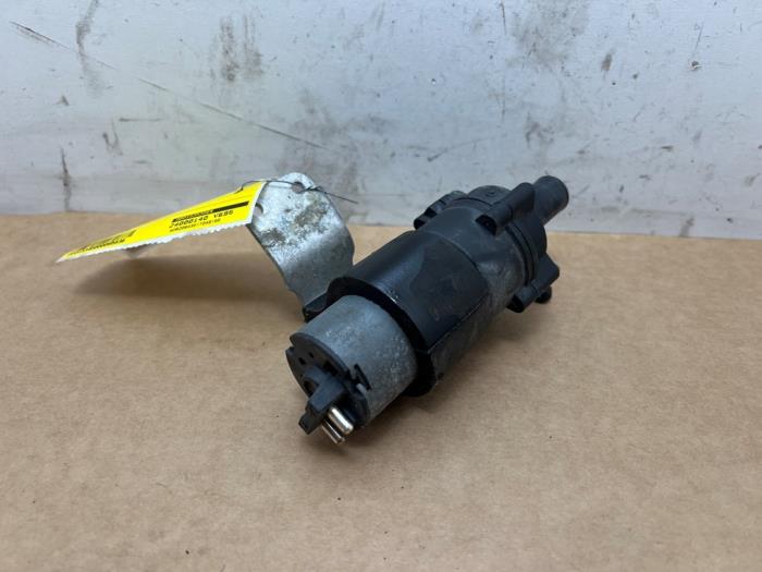 Zusätzliche Wasserpumpe Mercedes CLK