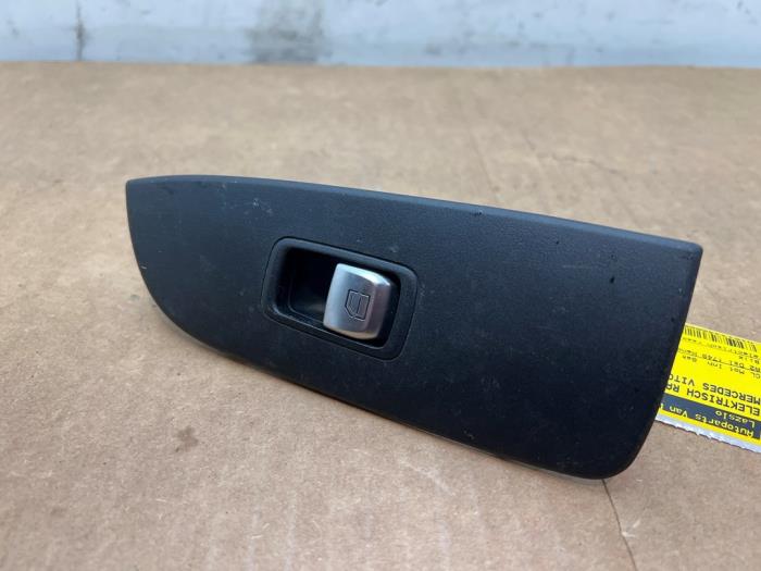 Przelacznik elektrycznej szyby Mercedes Vito