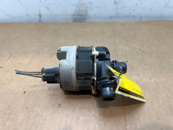 Water pump Mercedes C-Klasse