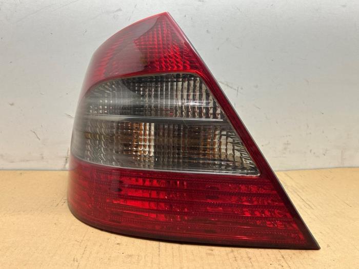 Tylne swiatlo pozycyjne lewe Mercedes E-Klasse