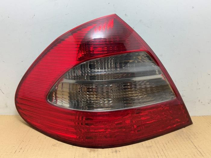 Tylne swiatlo pozycyjne lewe Mercedes E-Klasse