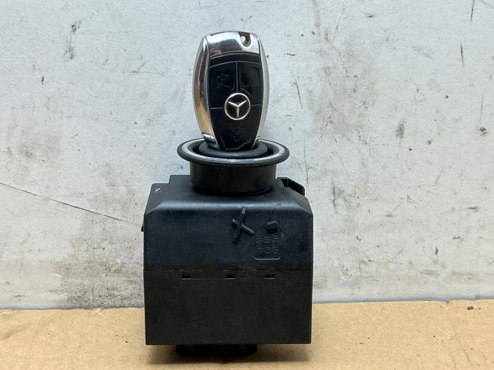 Ignition lock + computer Mercedes E-Klasse