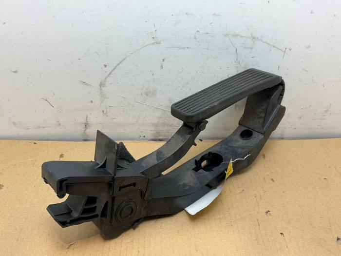 Pedal gazu Mercedes E-Klasse