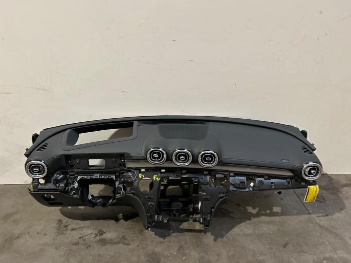 Dashboard Mercedes C-Klasse