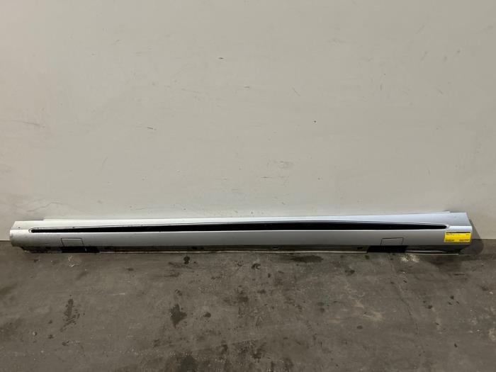 Sill, left Mercedes A-Klasse