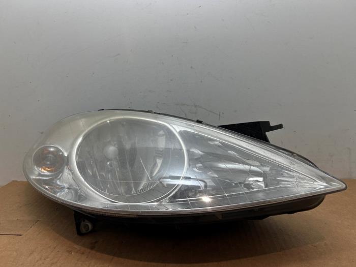 Reflektor prawy Mercedes A-Klasse