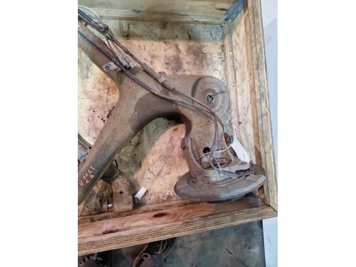 Sworzen lewy tyl Mercedes Vito