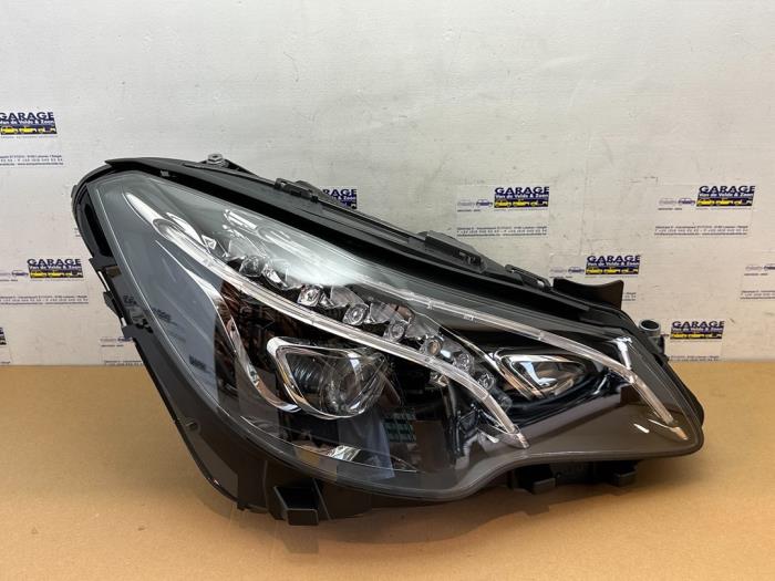 Koplamp rechts Mercedes E-Klasse