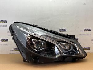 Gebruikte Koplamp rechts Mercedes E (C207) E-220 CDI 16V BlueEfficiency Prijs € 1.929,95 Inclusief btw aangeboden door Autoparts Van De Velde