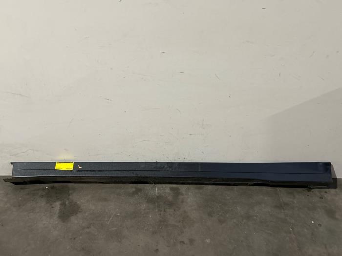 Sill, left Mercedes GLB-Klasse