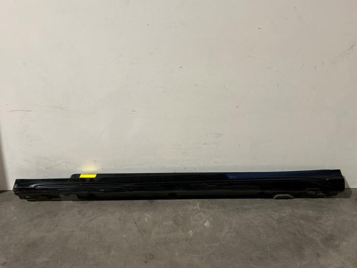 Sill, left Mercedes C-Klasse