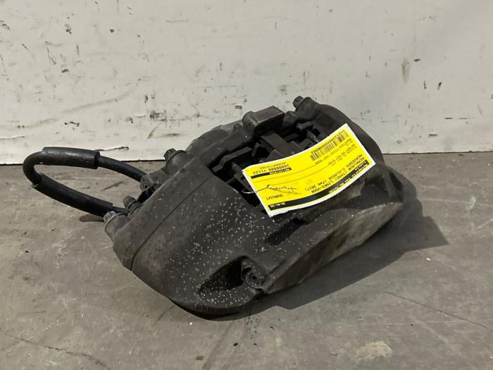 Zacisk hamulcowy lewy przód Mercedes C-Klasse