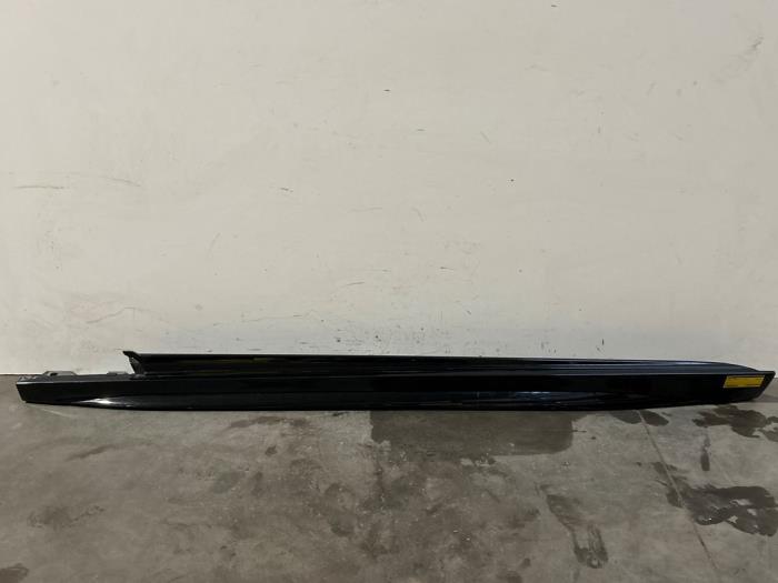 Sill, left Mercedes C-Klasse