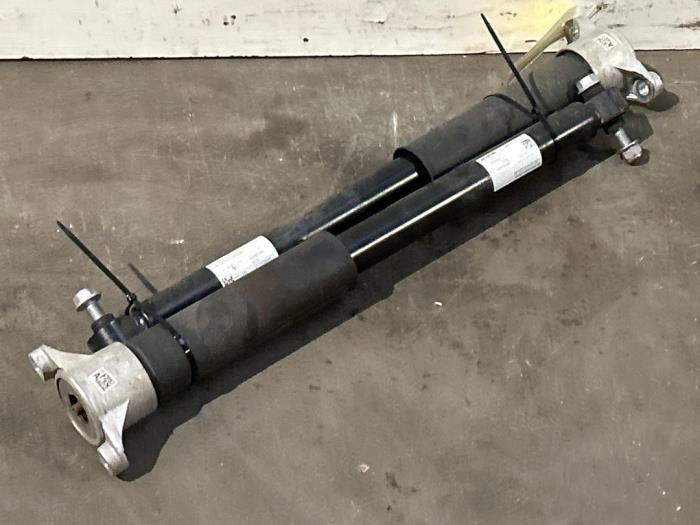 Zestaw amortyzatorów Mercedes C-Klasse