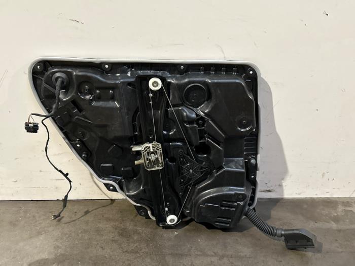 Mechanizm szyby prawej tylnej wersja 4-drzwiowa Mercedes C-Klasse