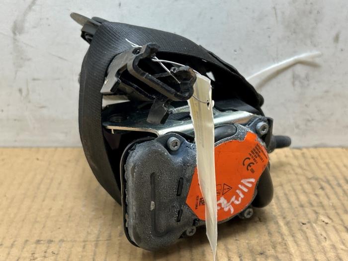 Front seatbelt, right Mercedes C-Klasse