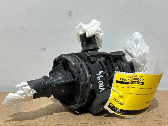 Zusätzliche Wasserpumpe Mercedes Citan