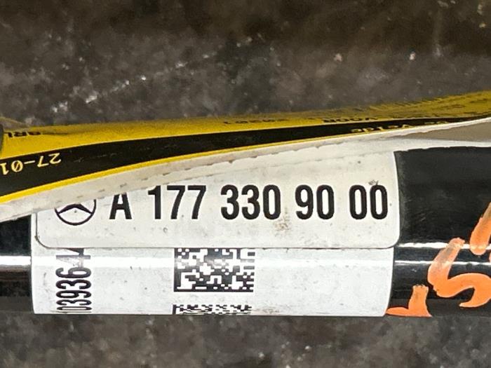Os napedowa lewy przód Mercedes B-Klasse
