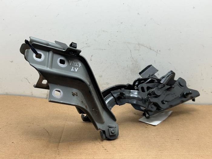 Zawias pokrywy silnika Mercedes C-Klasse