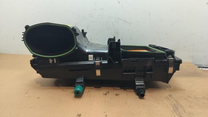 Obudowa filtra powietrza Mercedes C-Klasse