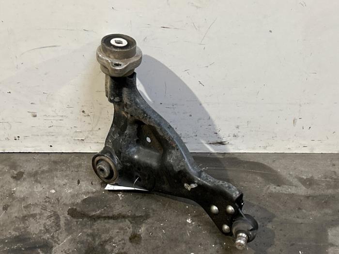 Bras de suspension avant droit Mercedes Vito
