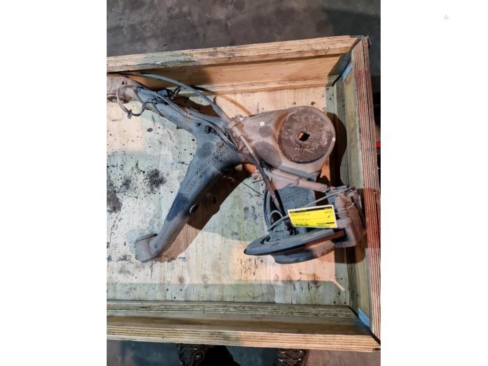 Sworzen lewy tyl Mercedes Vito