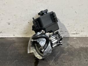 Gebruikte Servopomp Mercedes Vito (639.6) 2.2 113 CDI 16V Euro 5 Prijs € 211,75 Inclusief btw aangeboden door Autoparts Van De Velde