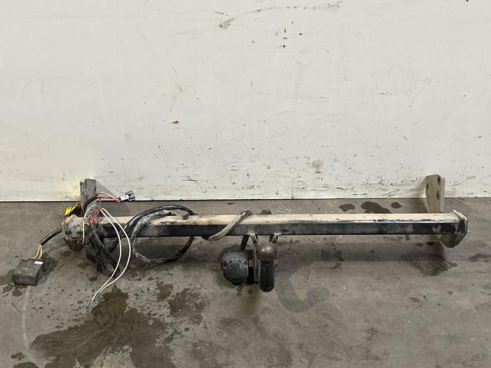 Hak holowniczy Mercedes Vito