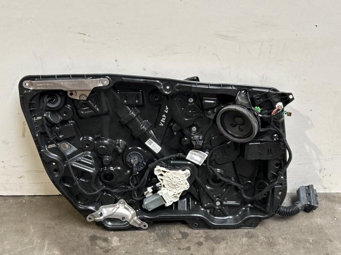 Mechanizm szyby lewej przedniej wersja 4-drzwiowa Mercedes C-Klasse