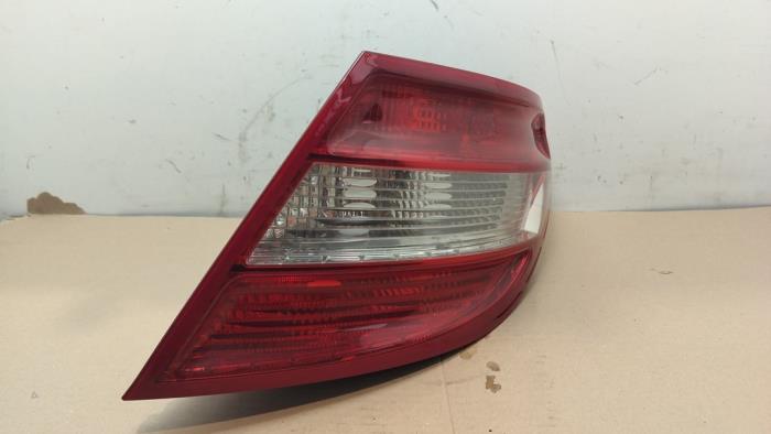 Luz trasera derecha Mercedes C-Klasse
