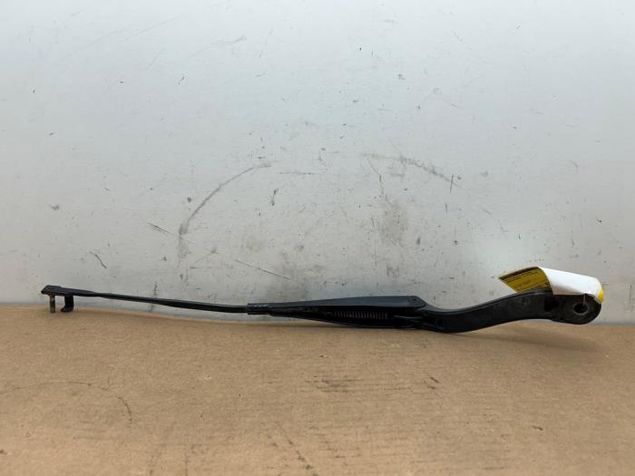 Brazo delantero de limpiaparabrisas Mercedes C-Klasse