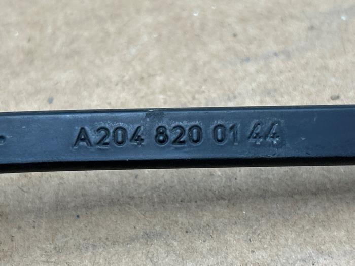 Brazo delantero de limpiaparabrisas Mercedes C-Klasse