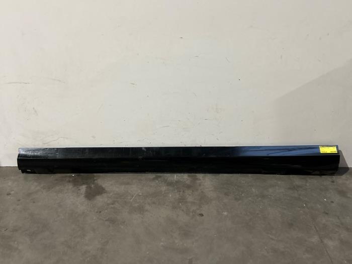 Sill, left Mercedes C-Klasse