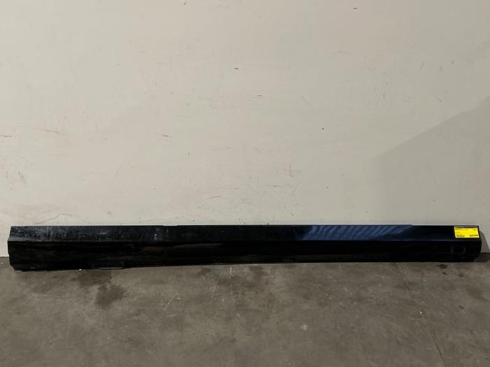 Seuil droit Mercedes C-Klasse