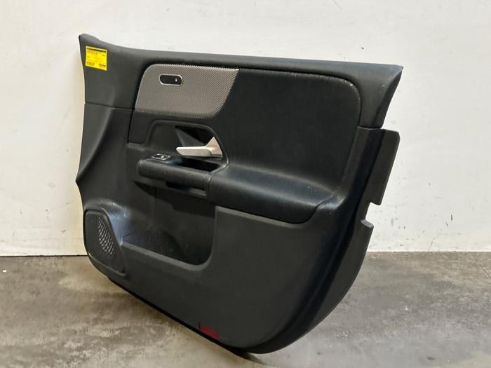 Tapicerka drzwi prawych przednich wersja 4-drzwiowa Mercedes B-Klasse