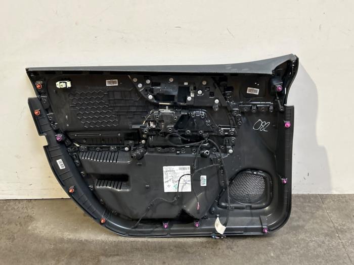 Tapicerka drzwi prawych przednich wersja 4-drzwiowa Mercedes B-Klasse