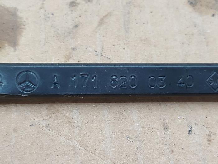 Front wiper arm Mercedes SLK