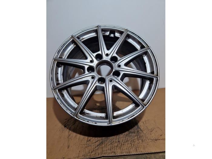 Llanta Mercedes CLA