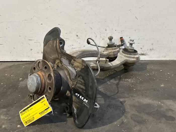 Knuckle, front left Mercedes SLK