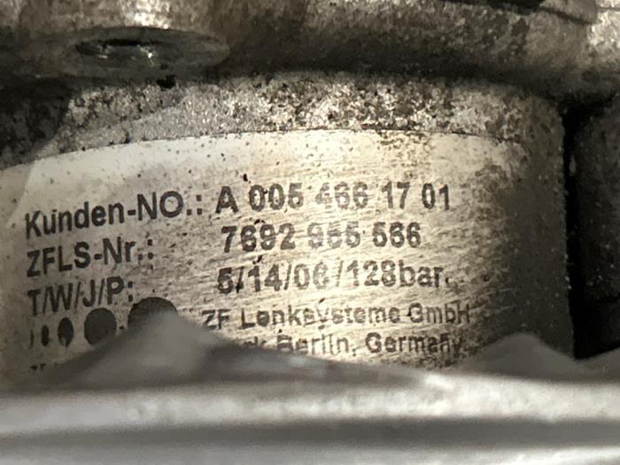 Pompa wspomagania kierownicy Mercedes CLK