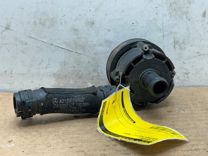 Pompe à eau Mercedes GLA