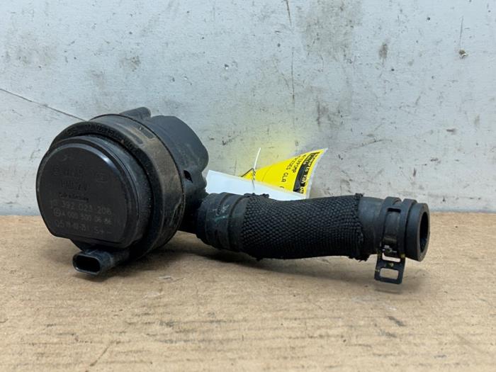 Water pump Mercedes GLA