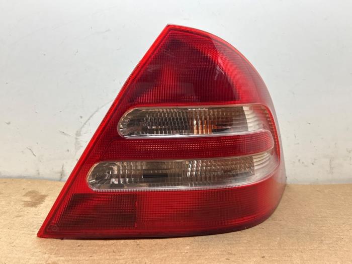 Luz trasera derecha Mercedes C-Klasse