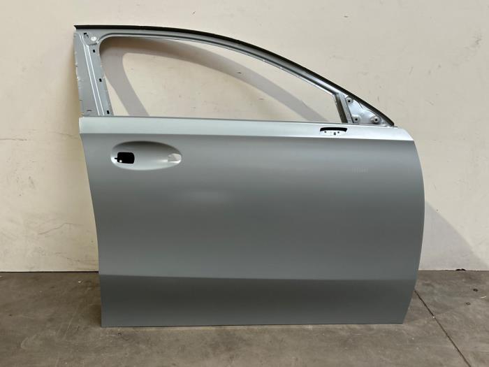 Drzwi prawe przednie wersja 4-drzwiowa Mercedes A-Klasse