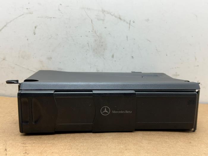 Odtwarzacz CD Mercedes C-Klasse