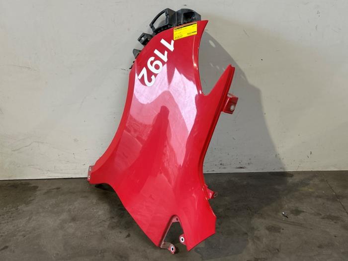 Scherm links-voor van een Mercedes-Benz Sprinter 5t (907.6) 517 CDI 2.0 D RWD 2022